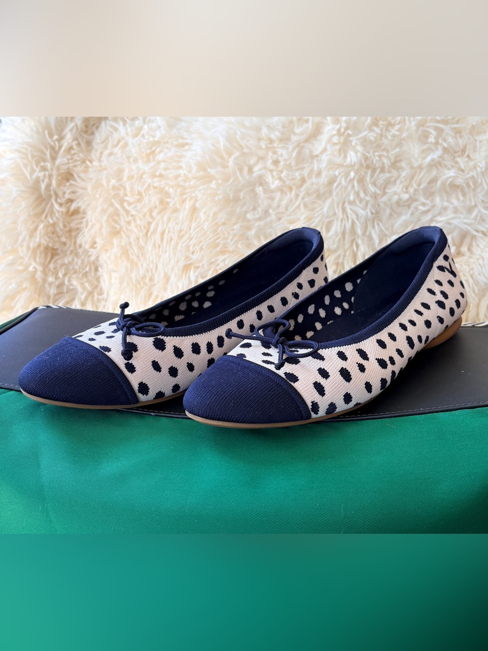 Vivaia Size 38.5 Tiana Almond Toe Bow Flats - NWOT - Blue/White Polka Dots Print - Picture 2 of 6